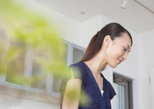 芳龄50岁离婚后我走向人生巅峰,她如何逆袭人生巅峰